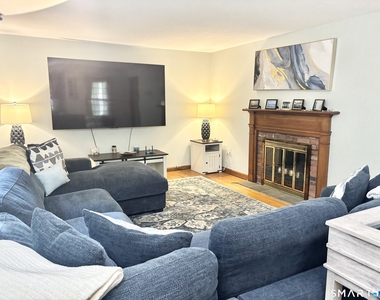2 Oakridge Drive - Photo Thumbnail 2