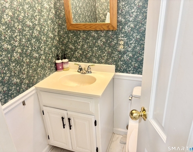 2 Oakridge Drive - Photo Thumbnail 6