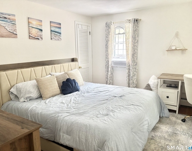 2 Oakridge Drive - Photo Thumbnail 10