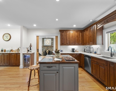 35 Armstrong Road - Photo Thumbnail 7