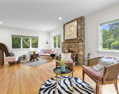 35 Armstrong Road - Photo Thumbnail 14