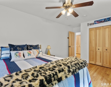 35 Armstrong Road - Photo Thumbnail 16