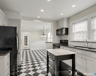 14 Roosevelt Street - Photo Thumbnail 9