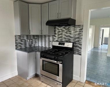218 Main Street - Photo Thumbnail 3