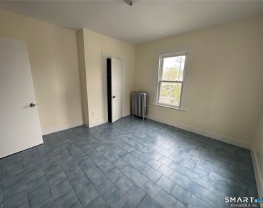 218 Main Street - Photo Thumbnail 7