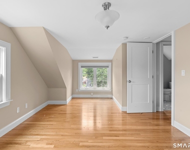 12 Middlefield Drive - Photo Thumbnail 21