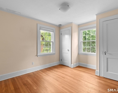 12 Middlefield Drive - Photo Thumbnail 11