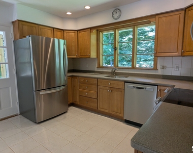 1139 Brookside Drive - Photo Thumbnail 4