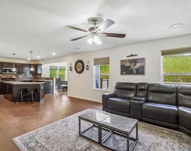 1105 Deerfield Drive - Photo Thumbnail 13