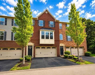 1502 Pointe View Dr - Photo Thumbnail 1