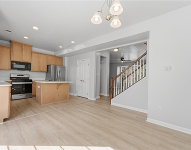 1502 Pointe View Dr - Photo Thumbnail 13