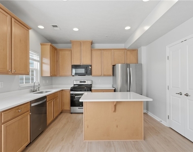 1502 Pointe View Dr - Photo Thumbnail 8