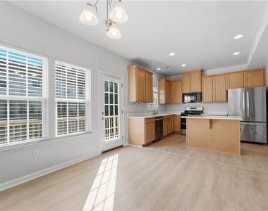 1502 Pointe View Dr - Photo Thumbnail 12