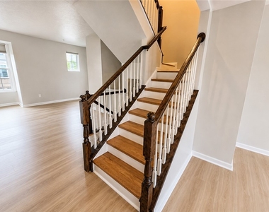 1502 Pointe View Dr - Photo Thumbnail 17
