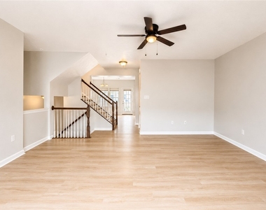 1502 Pointe View Dr - Photo Thumbnail 12