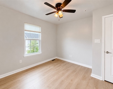 1502 Pointe View Dr - Photo Thumbnail 34