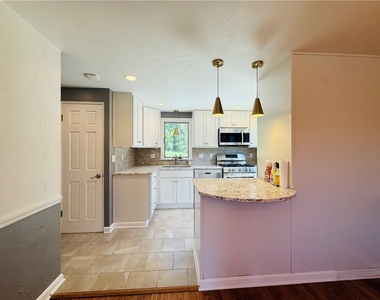 143 Seneca Dr - Photo Thumbnail 10
