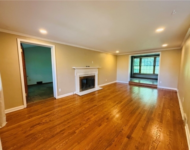143 Seneca Dr - Photo Thumbnail 13