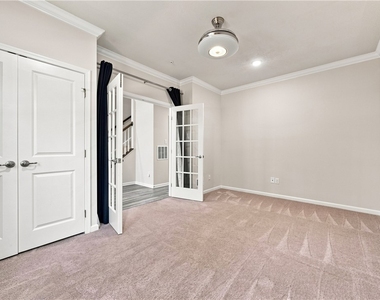 2004 Hemlock Ln - Photo Thumbnail 6
