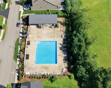 2004 Hemlock Ln - Photo Thumbnail 46