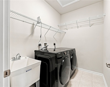 2004 Hemlock Ln - Photo Thumbnail 28