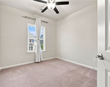 2004 Hemlock Ln - Photo Thumbnail 30