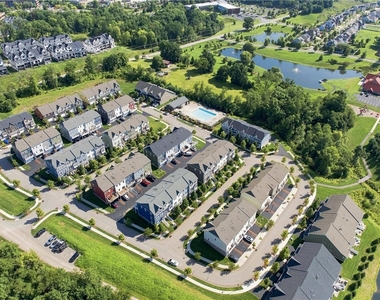 2004 Hemlock Ln - Photo Thumbnail 45