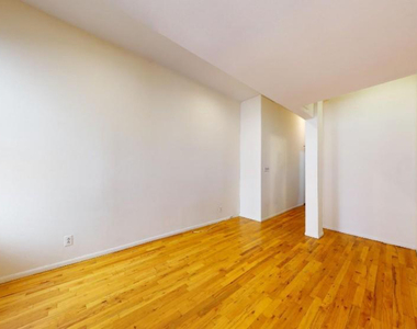 West 85th Street - Photo Thumbnail 1
