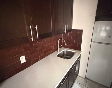 41-8 159th Street - Photo Thumbnail 4