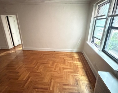 41-8 159th Street - Photo Thumbnail 7