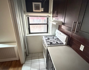 41-8 159th Street - Photo Thumbnail 5