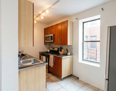 401 Edgecombe Avenue - Photo Thumbnail 7