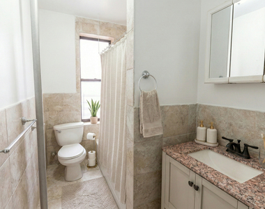 401 Edgecombe Avenue - Photo Thumbnail 8