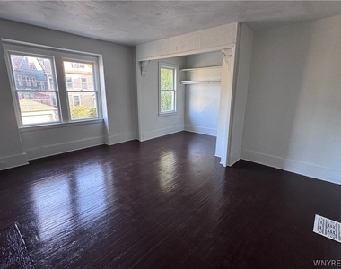 26 York Street - Photo Thumbnail 10