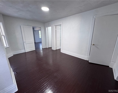 26 York Street - Photo Thumbnail 8