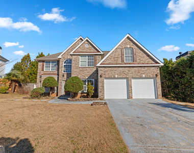 820 Kaitlyn Drive - Photo Thumbnail 3