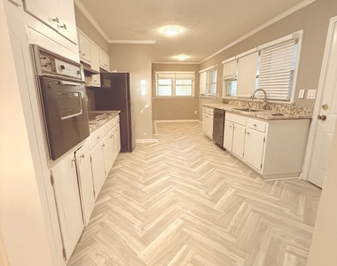 1397 Jewell Court Sw - Photo Thumbnail 5