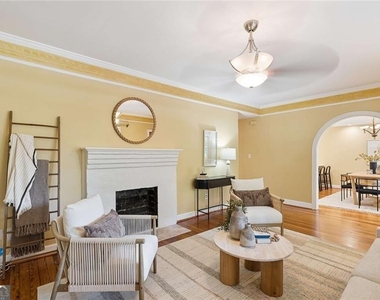 805 Holmes Street Nw - Photo Thumbnail 8