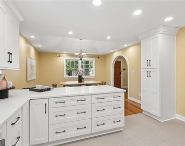 805 Holmes Street Nw - Photo Thumbnail 17