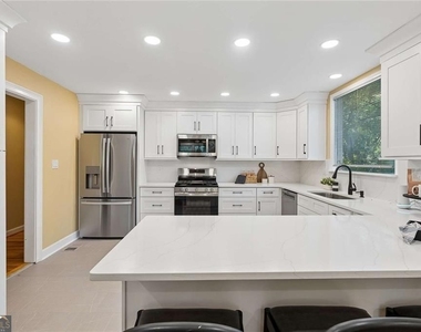 805 Holmes Street Nw - Photo Thumbnail 13