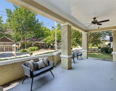 805 Holmes Street Nw - Photo Thumbnail 4
