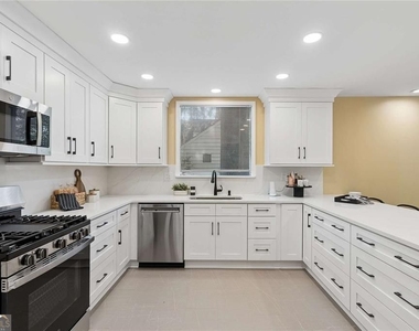 805 Holmes Street Nw - Photo Thumbnail 15
