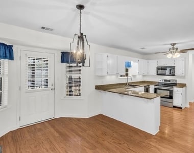 104 Ellison Lane - Photo Thumbnail 19