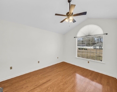 104 Ellison Lane - Photo Thumbnail 22