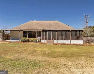 104 Ellison Lane - Photo Thumbnail 4