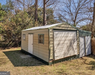 104 Ellison Lane - Photo Thumbnail 10