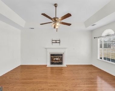 104 Ellison Lane - Photo Thumbnail 16