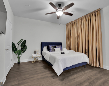8026 Linfield Way - Photo Thumbnail 5