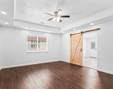 138 Kensington Circle - Photo Thumbnail 4