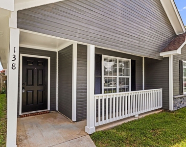 138 Kensington Circle - Photo Thumbnail 1